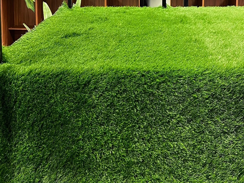 28mm Ekonomik Suni Çim Halı CIM-28 — PP Lif Drenajlı Taban Balkon Teras Bahçe Yapay Çim İstanbul