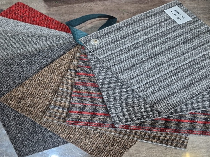 Berber Karo Halı KH-BR-2024 - Polipropilen Geometrik Dokulu 50x50 cm Çağrı Merkezi Eğitim Kurumu Halısı